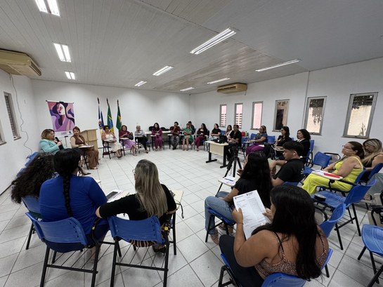 Registro fotográfico feito durante o evento Viva Mulher, em Juazeiro do Norte. Nele, 23 pessoas ...